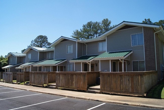 The Pines Apartments - Pines Apartments