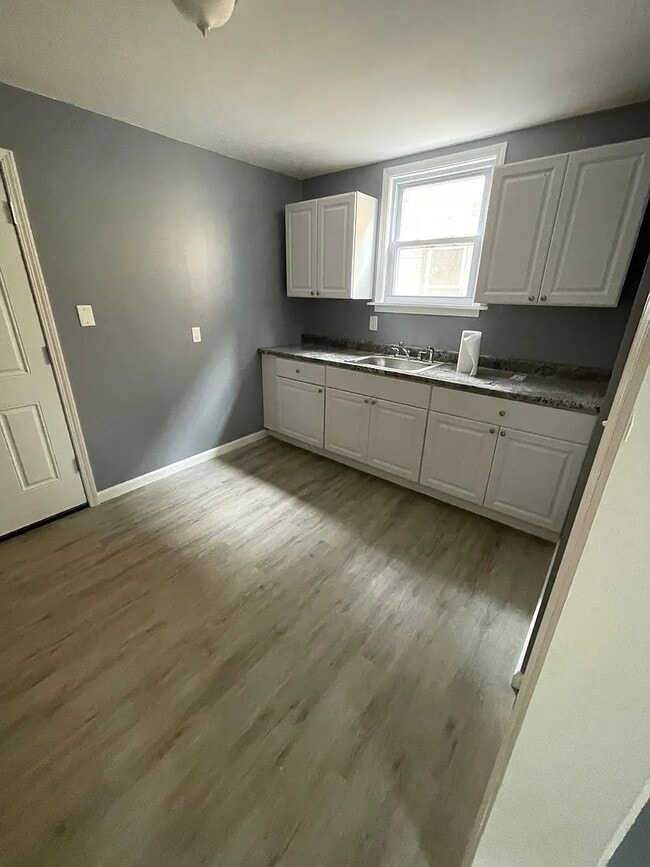 1031 Niagara Ave Unit 4