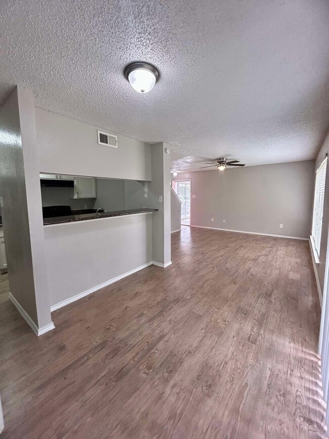 Photo - 306 Belmont St