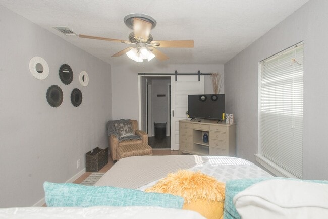 Photo - 611 Brunswick Blvd