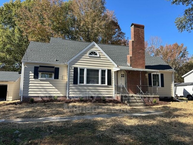 Photo - 528 Baldwin Rd