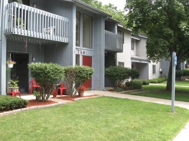 Photo - 305 S Walnut St