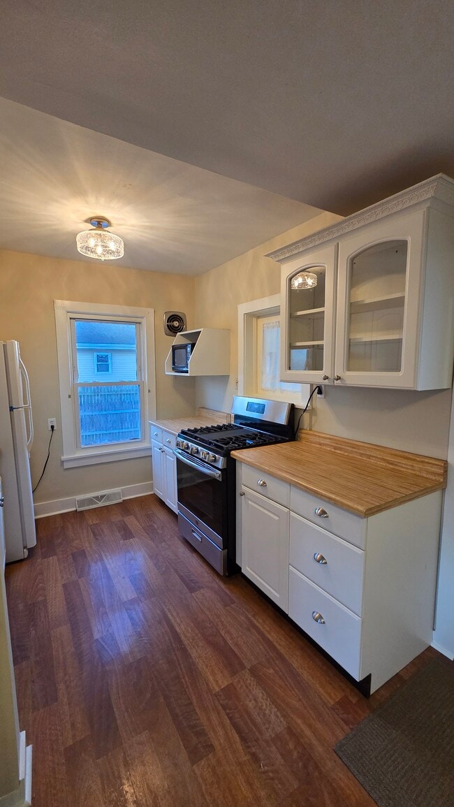 Photo - 120 N Harrison St