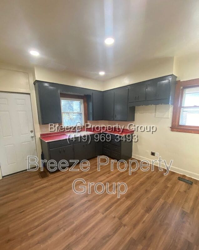 Photo - 1477 South Ave