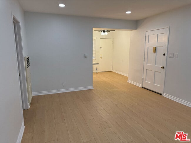 Photo - 4125 W Toluca Lake Ave