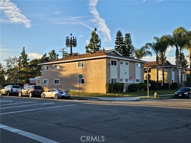 Photo - 1381 Burwood St