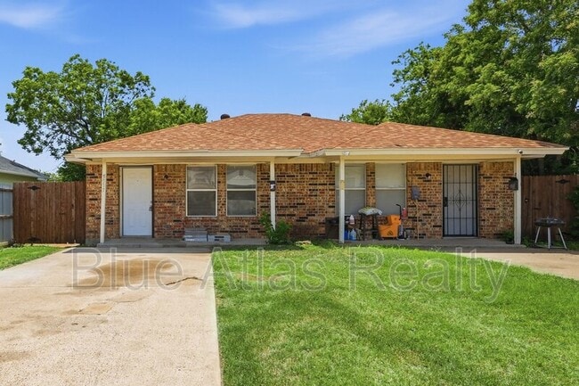 Building Photo - 5517 Wellesley Ave