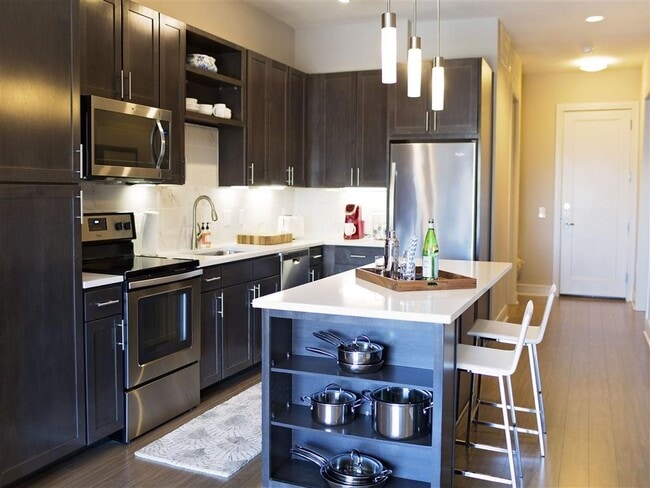 Building Photo - 806 Jackson Hill St Unit 305.7