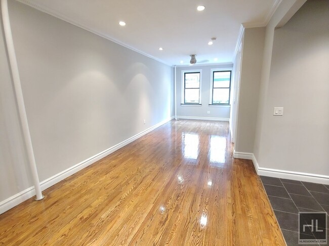 Photo - West 52nd Street Unidad 1A