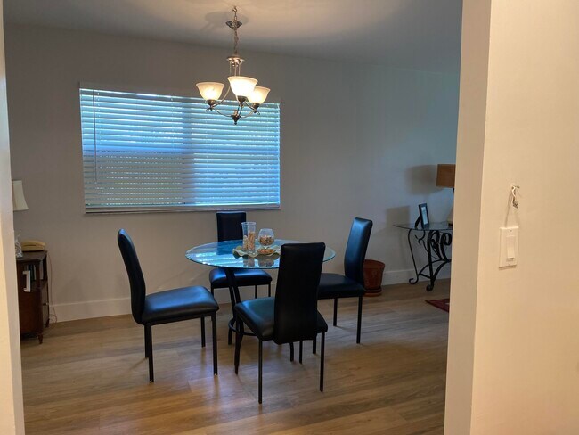 Photo - 146 Seville H