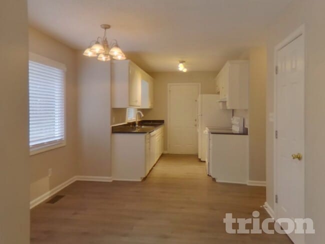 Photo - 21 Marabou Ct