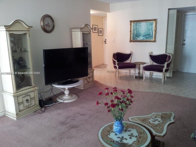 Photo - 250 174th St Unit 706