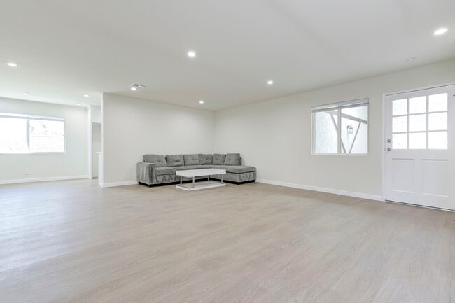 Photo - 7710 Wentworth St