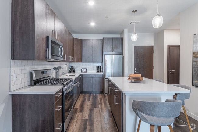 1 BR, 1 BA - Kitchen