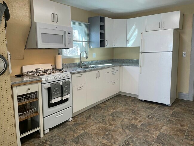 Building Photo - 624 Knox Ct Unit 1