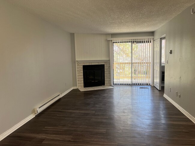 Building Photo - Newly Renovated Condo in Sable Landing **Move-In Special** Unit 427