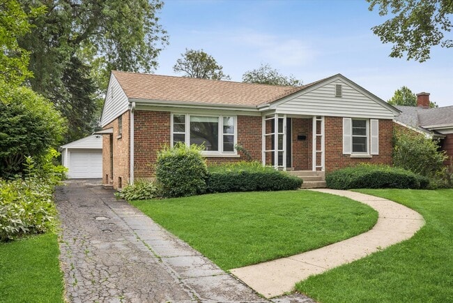 Photo - 805 N Mitchell Ave