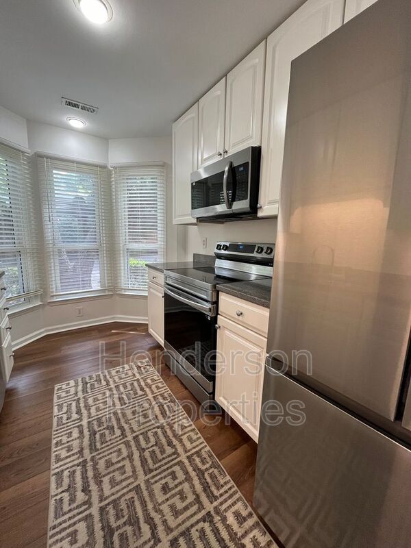 Photo - 607 Queens Rd