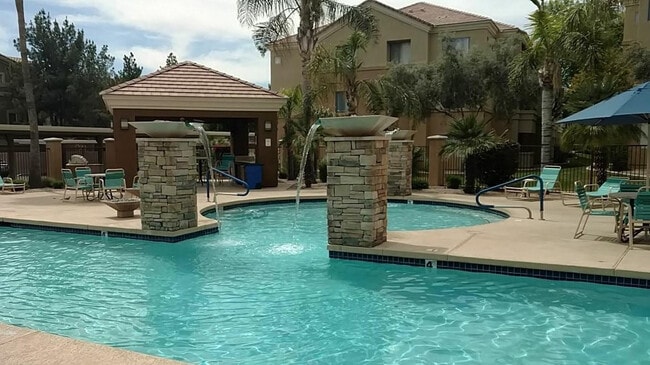 Building Photo - 18416 N Cave Creek Rd Unit Apt 2061