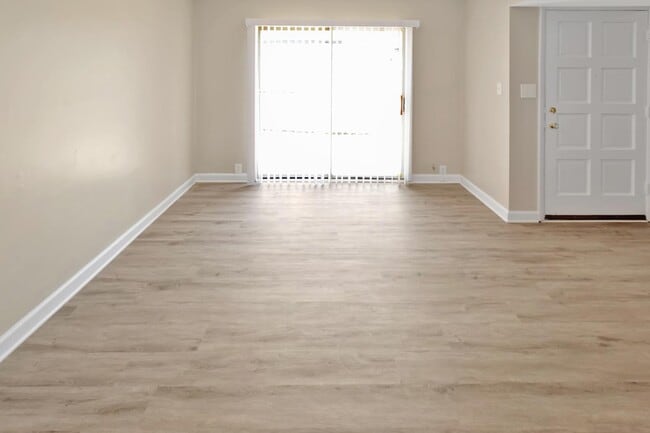 Building Photo - 7021 Stonington Ln Rental