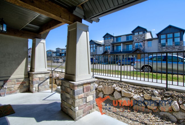 Building Photo - 10464 S Beetdigger Blvd