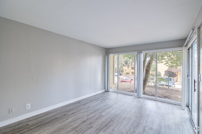 1BR, 1BA - 700SF - Bedroom - Reserve At Waters