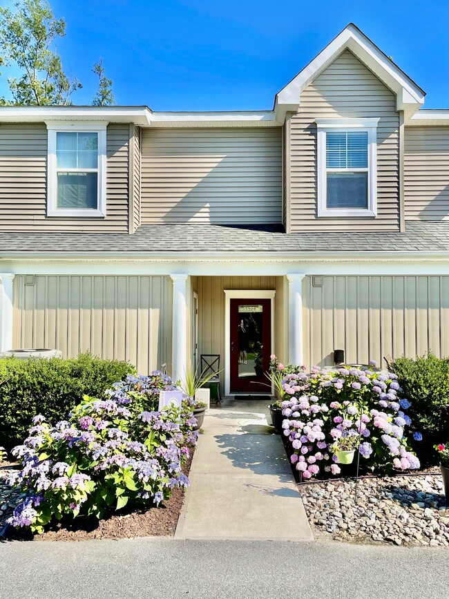 Photo - 35723 Coleman Ave Townhome