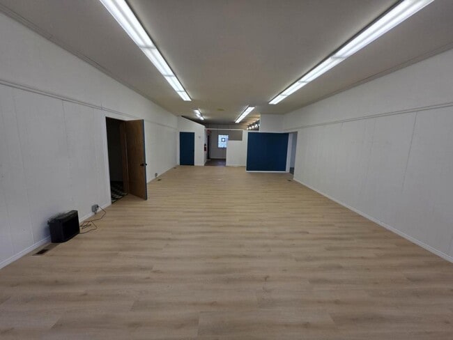 Building Photo - 128 S Water St