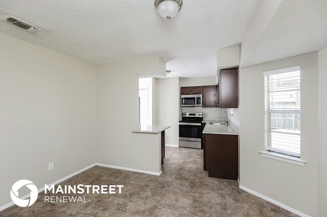 Photo - 8805 Main St