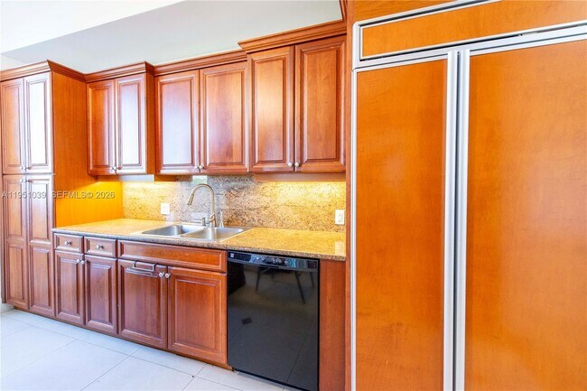 Photo - 626 Coral Wy Unit 604