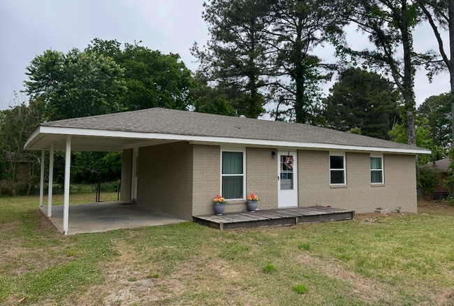 Building Photo - 3 Bed 2 Bath - Florence, AL (