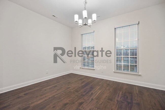 Photo - 6851 Dunton Rd