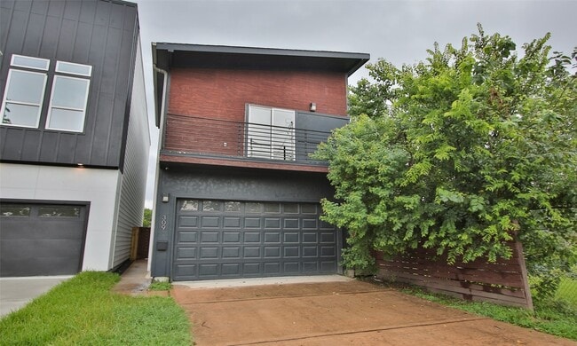 Photo - 309 E 43rd St