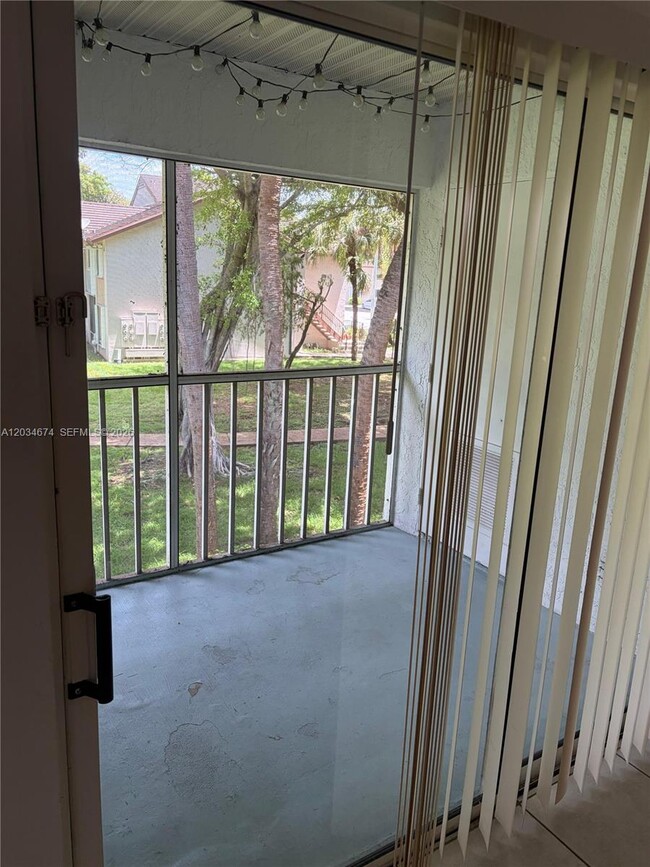 Photo - 13935 SW 93rd Ln Unidad 13935