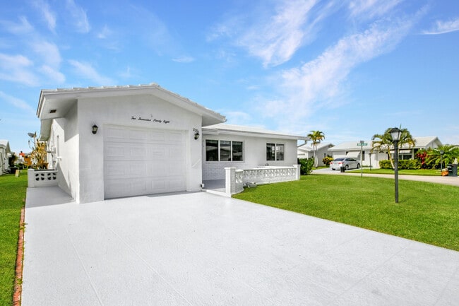 Building Photo - 2098 SW 13th Way Rental