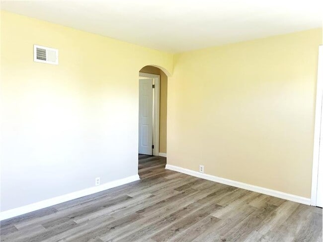 Photo - 155 Canton Rd