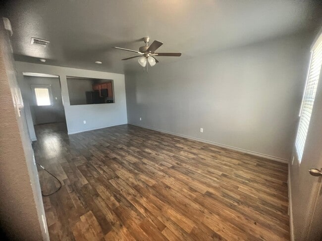 2814 Leroy Cir Unit B