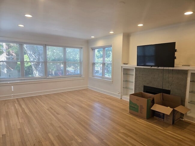 Photo - 2255 W Huron St Unit 1F