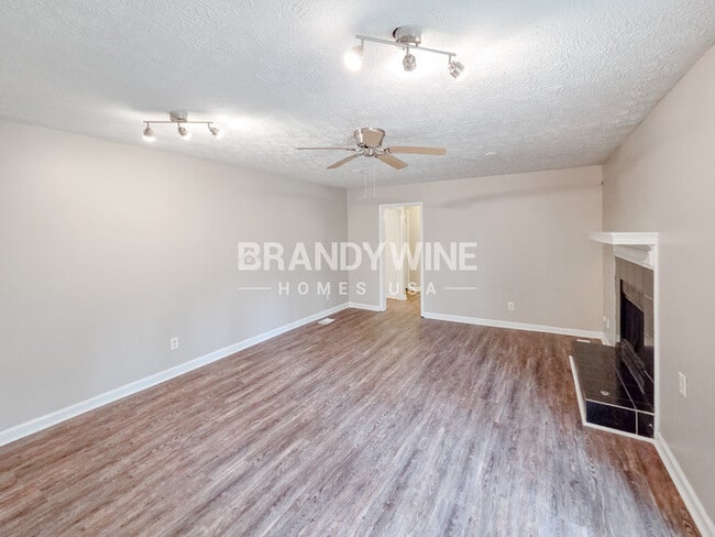 Photo - 112 Valerie Ct