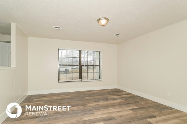 Photo - 1723 Lynncove Ln