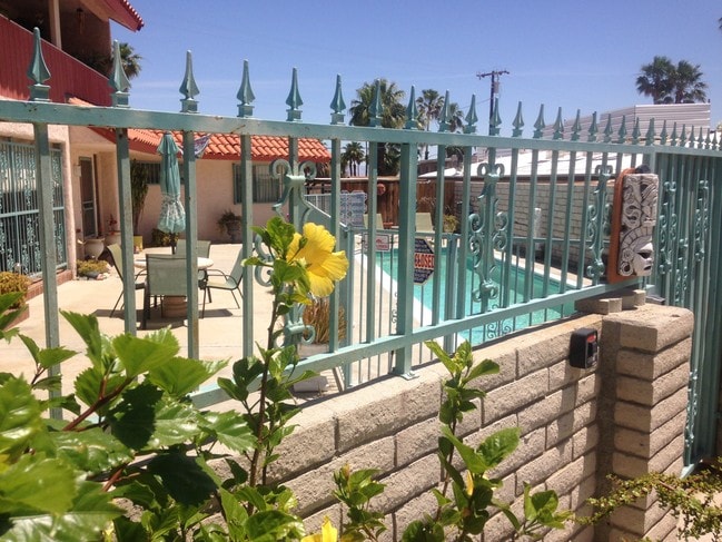 Photo - 2526 N Junipero Ave Unit 2