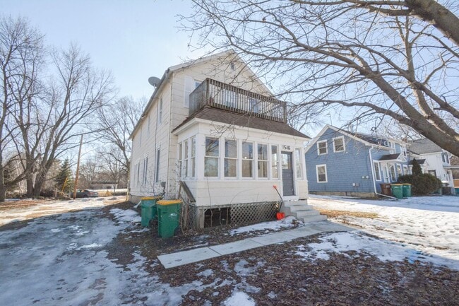 Building Photo - 1516/1520 E Hawthorne Ave Unit #2