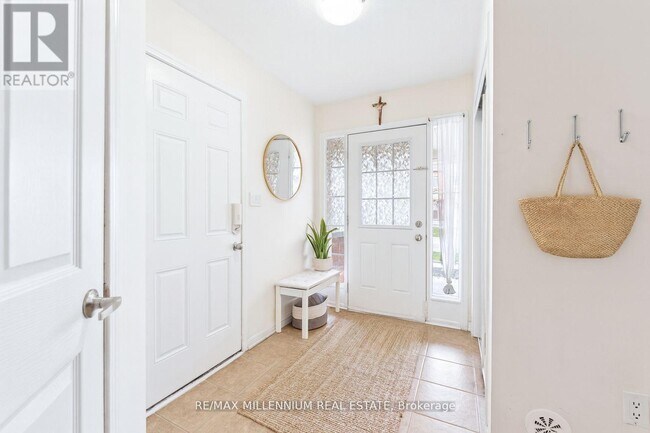 Photo - 53 Colonel Frank Ching Cres