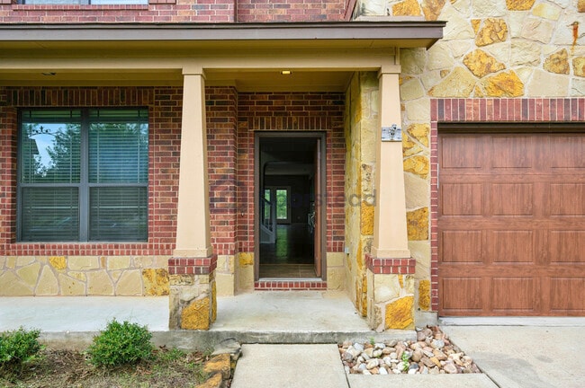 Photo - 920 Water Hyacinth Loop