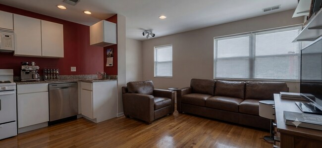 Photo - 5953 N Kenmore Ave Unidad 103