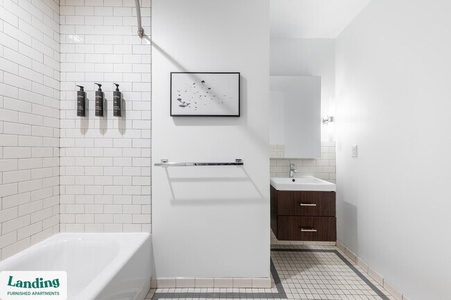 Photo - 933 McGee St Unit 2-315