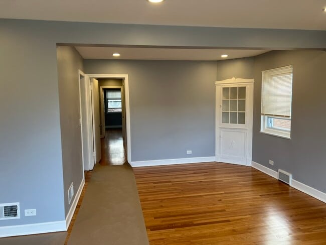 3048 Central St Unit 1