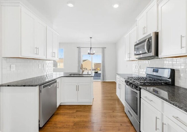 Photo - 147 Cherry Birch St