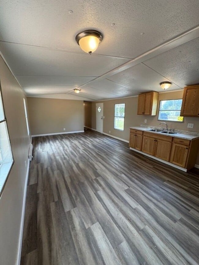 Photo - Newly Remodled 3 Bedroom 2 Bath Unit