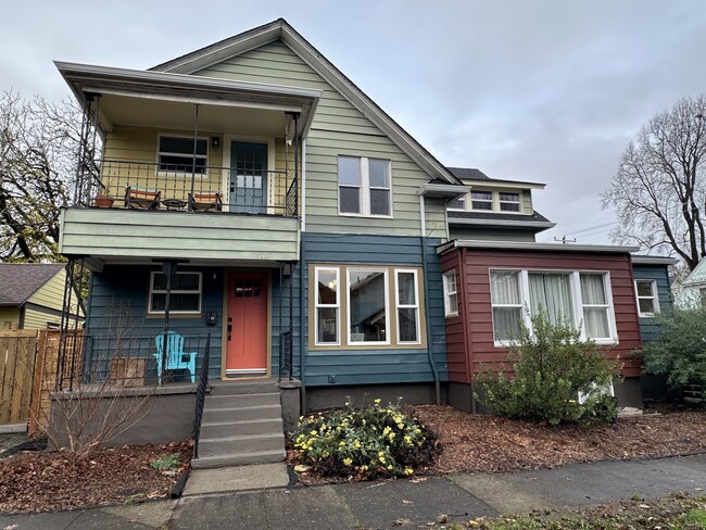 Photo - 729 NE Shaver St Unit Main